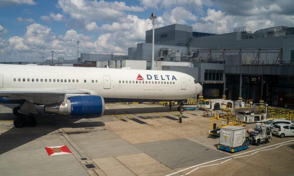 'Treated Like Roaches': Passengers Slam Airport Staff After Allegedly Being Starved, 'Abandoned' for 12 Hours on Remote Island After Emergency Landing